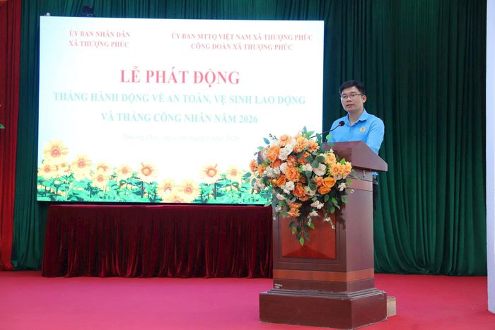 Phó Chủ tịch Công đoàn xã Dương Minh Khương phát biểu hưởng ứng tại chương trình.
