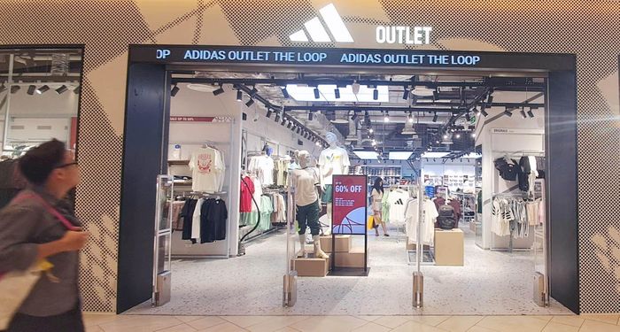 Cửa hàng Outlet tại tòa nhà Indochina Plaza Hanoi (241 Xuân Thủy, Cầu Giấy). Ảnh: Hoài Nam