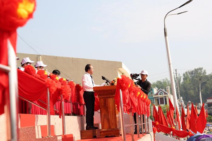 Ông Nguyễn Minh Phú, Phó Chủ tịch UBND tỉnh Điện Biên phát biểu trong Lễ khai mạc. Ảnh: Khánh Chi.