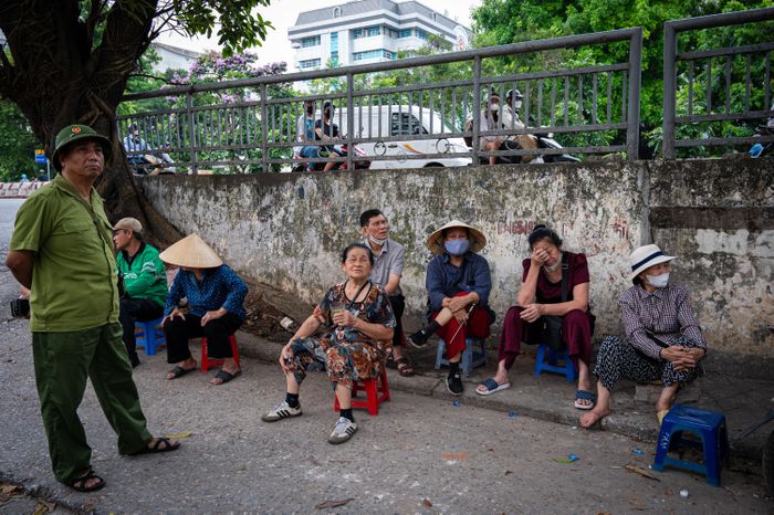  Phường Hồng Hà cho biết đã hoàn thành phê duyệt 100% phương án bồi thường, hỗ trợ và tái định cư theo đúng quy định và tiến độ. Phường đã bàn giao hơn 27.886 m2 mặt bằng cho Ban Quản lý dự án đầu tư xây dựng công trình giao thông thành phố, đạt khoảng 62,68% tổng diện tích thu hồi phục vụ dự án cầu Trần Hưng Đạo. 