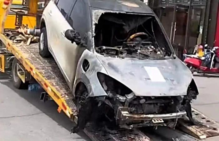 Chiếc xe điện Wuling Bingo được xác định tổn thất toàn bộ sau vụ cháy. Ảnh: Car News China.