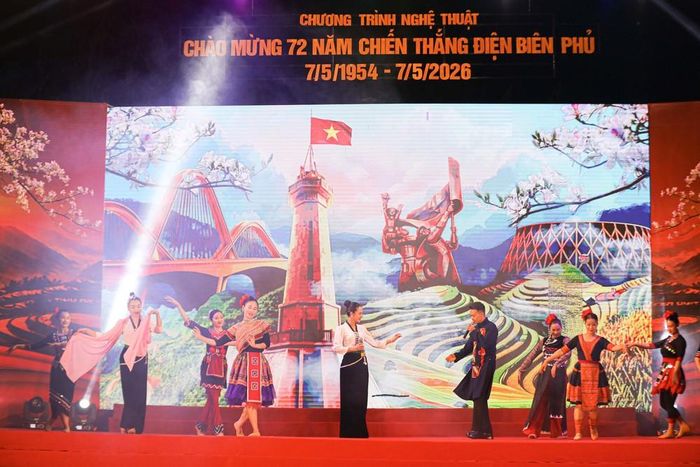 Nhiều tiết mục ca ngợi quê hương, đất nước, mảnh đất Điện Biên cùng đất nước vươn mình