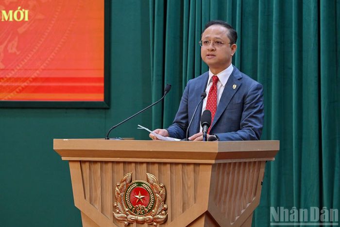 Chủ tịch Hiệp hội Phòng cháy, chữa cháy và Cứu nạn, cứu hộ Việt Nam Nguyễn Đỗ Tùng Cương trình bày tham luận tại hội nghị.