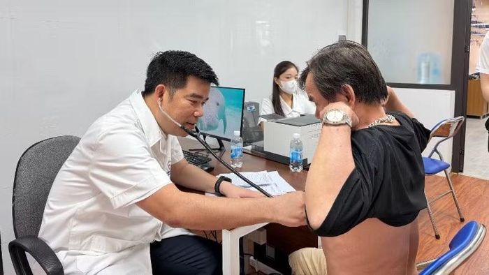 Hoạt động khám bệnh cho người dân trên địa bàn.