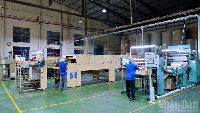 Các kỹ thuật viên có kinh nghiệm tại Thành phố Hồ Chí Minh đang ở tình trạng thừa cầu thiếu cung. (Ảnh: Tùng Anh)