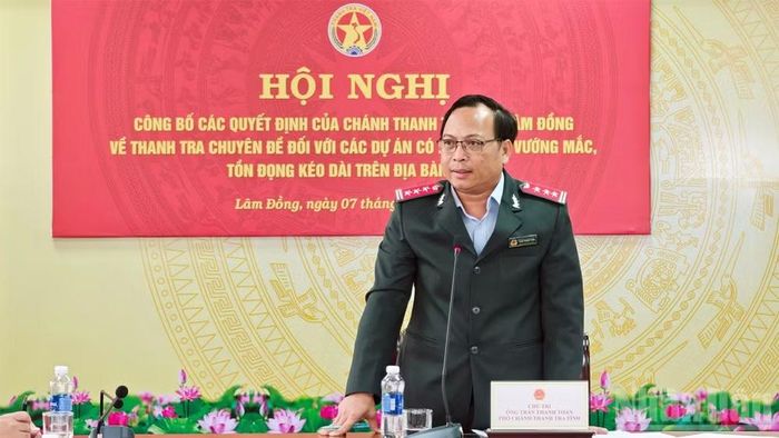 Phó Chánh Thanh tra tỉnh Lâm Đồng Trần Thanh Toàn phát biểu ý kiến tại hội nghị.