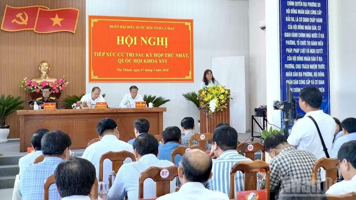 Hội nghị tiếp xúc cử tri tại điểm cầu phường Tân Thành, tỉnh Cà Mau.