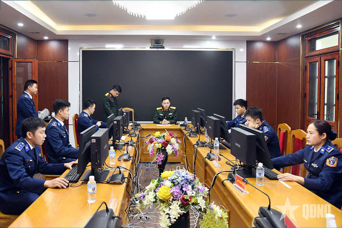  Phúc tra Bình dân học vụ số tại Bộ tư lệnh Vùng Cảnh sát biển 1, Bộ tư lệnh Cảnh sát biển Việt Nam (ngày 4-12-2025). Ảnh: TUẤN HUY 