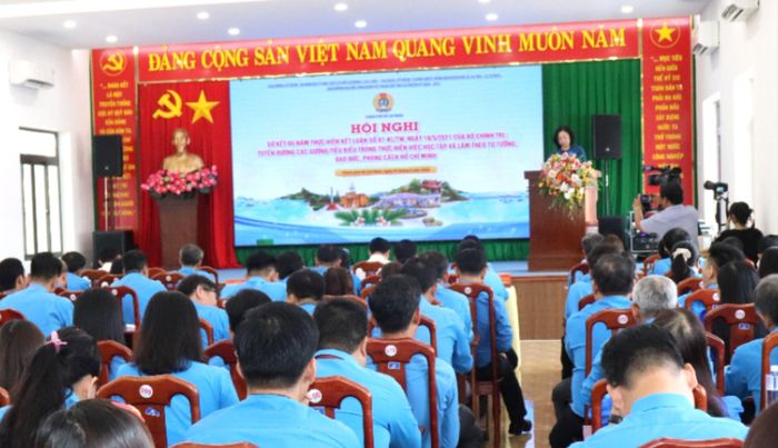  Đại biểu tham dự hội nghị 