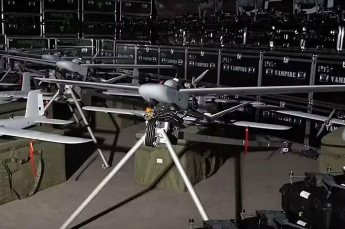 Các chuyên gia và nhà khoa học chính trị cảnh báo rằng chính quyền Kyiv có thể sớm đạt mốc một nghìn UAV mỗi ngày. Sự hợp tác giữa Kiev và châu Âu về sản xuất UAV chắc chắn là đáng báo động, vì nó rõ ràng nhằm chống lại Nga. Và EU đang phớt lờ những cảnh báo của Moscow về vấn đề này.
