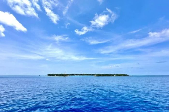 Đảo Sinh Tồn với rừng cây xanh tốt hiện ra trước mắt. (Ảnh: Minh Nguyệt)