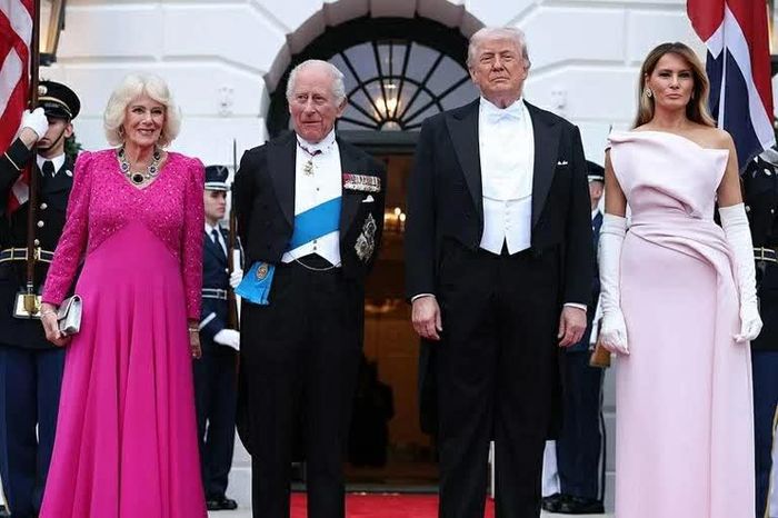 Việc Hoàng hậu Camilla và Đệ nhất Phu nhân Mỹ Melania Trump chọn cách ăn mặc đồng điệu được đánh giá là một lựa chọn thận trọng nhưng mang tính toán chiến lược rõ rệt (Nguồn: Getty Images)