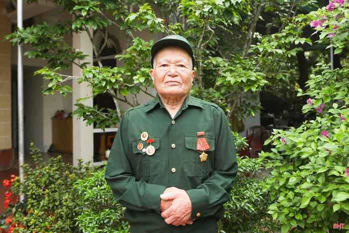 Cựu binh Nguyễn Xuân Vinh (quê xã Nghi Xuân)- nguyên chiến sỹ Đại đoàn 316 tham gia Chiến dịch Điện Biên Phủ năm 1954.