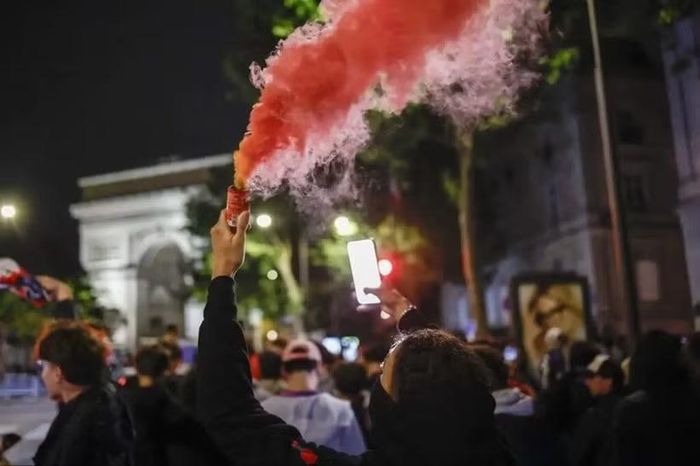 Người dân ăn mừng sau trận đấu của PSG. (Nguồn: Getty Images)