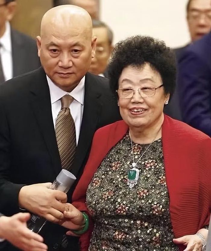"Đường Tăng" Trì Trọng Thụy và bà Trần Lệ Hoa. Ảnh: Sohu.