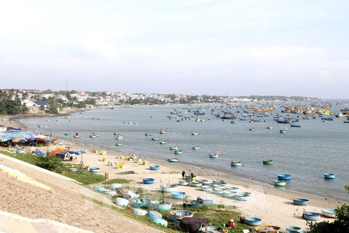 Không gian Làng chài Mũi Né, phường Mũi Né (Lâm Đồng) đang được địa phương khai thác phát triển các loại hình du lịch gắn với văn hóa miền biển. Ảnh: Hồng Hiếu - TTXVN