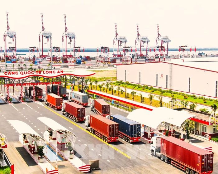Cảng Quốc tế Long An. Ảnh: Thanh Bình -TTXVN