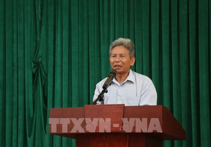 Đại diện người dân phường Tam Sơn, tỉnh Bắc Ninh kiến nghị. Ảnh: Thanh Thương - TTXVN