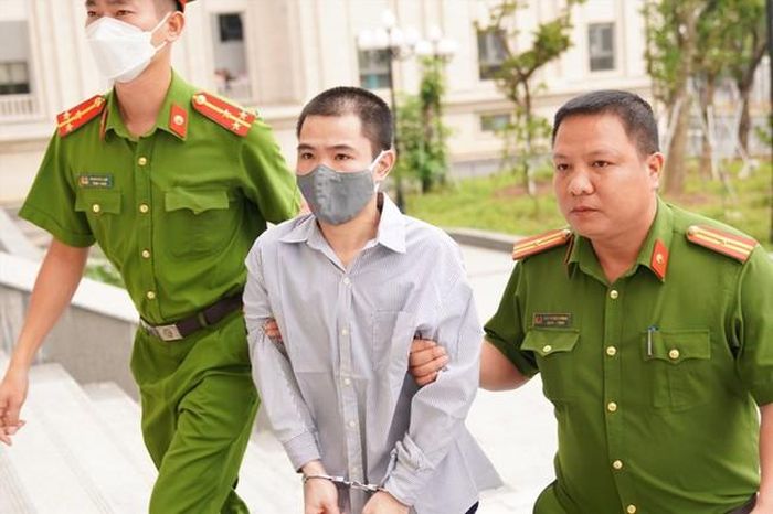 Nguyễn Trung Huyên đóng 10 chiếc đinh vào đầu bé gái 3 tuổi là con riêng của vợ, bị tuyên phạt tử hình