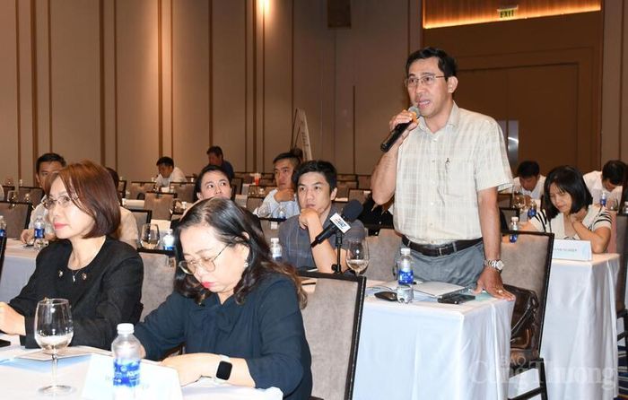 Đại diện các doanh nghiệp trao đổi và nêu câu hỏi tại hội nghị. Ảnh: Thanh Minh.