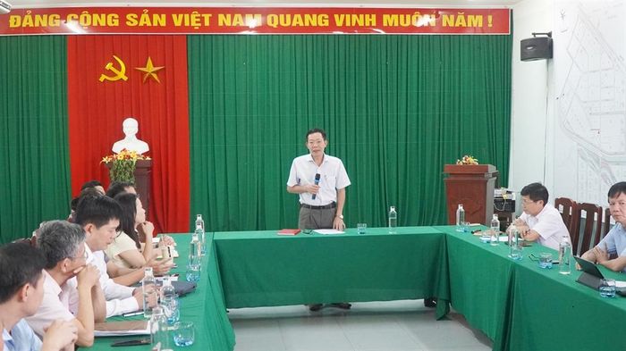 Phó Chủ tịch UBND thành phố Huế Hà Văn Tuấn làm việc với các nhà đầu tư tại Khu công nghiệp Phú Bài