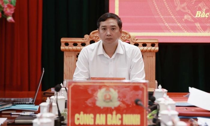  Đồng chí Nguyễn Việt Oanh chủ trì tại điểm cầu tỉnh. 
