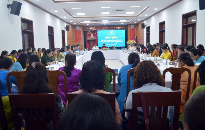 Quang cảnh Hội thảo “Xây dựng chuẩn mực người phụ nữ thành phố Đà Nẵng trong kỷ nguyên mới”. Ảnh: VĨNH LỘC
