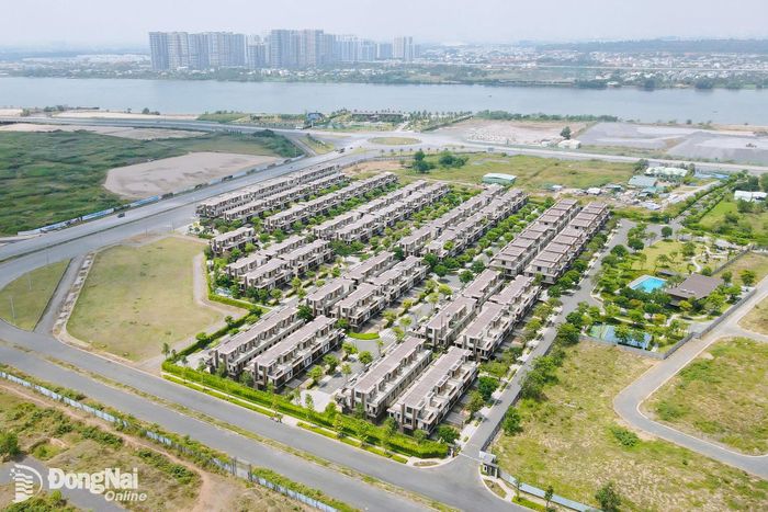 Dự án khu đô thị tại phường Long Hưng, thành phố Đồng Nai đang trong giai đoạn hoàn thiện. Ảnh: Hoàng Lộc