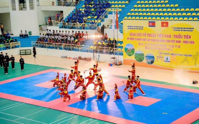 Các tiết mục biểu diễn võ cổ truyền được dàn dựng công phu, xây dựng riêng theo từng chủ đề, bảo đảm phù hợp với tính chất mỗi sự kiện và hoạt động. Ảnh: Minh Tuấn