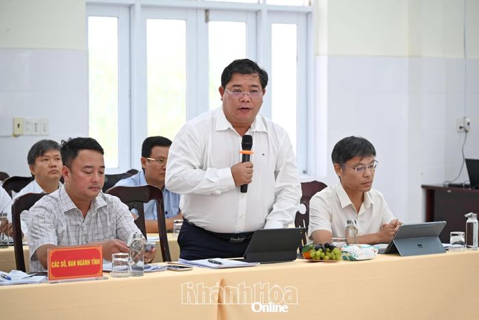 Giám đốc Sở Tài chính Châu Ngô Anh Nhân phát biểu.