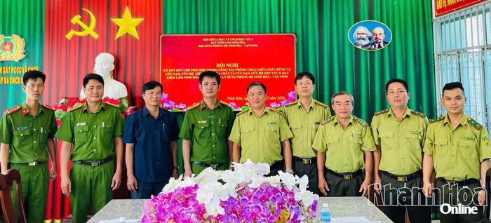 Đại diện các đơn vị thống nhất đẩy mạnh phối hợp trong công tác tuyên truyền, phổ biến pháp luật cho người dân, chủ rừng.