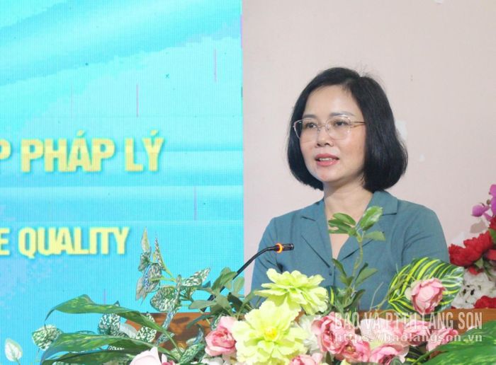 Lãnh đạo Cục Phổ biến, giáo dục pháp luật và Trợ giúp pháp lý, Bộ Tư pháp phát biểu tại hội nghị
