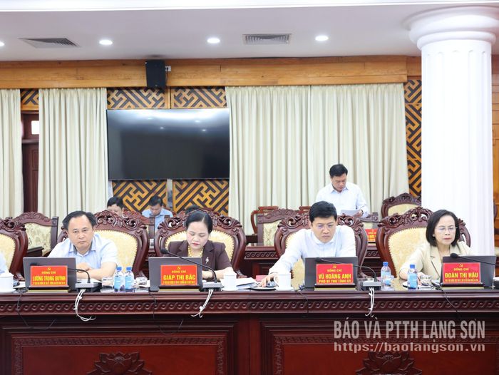 Các đại biểu dự hội nghị