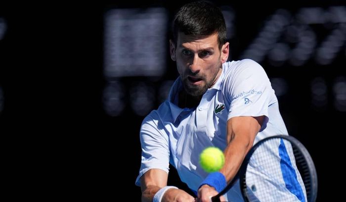 Djokovic sở trường các cú trái tay và được Rick Macci so sánh với dao cắt bơ