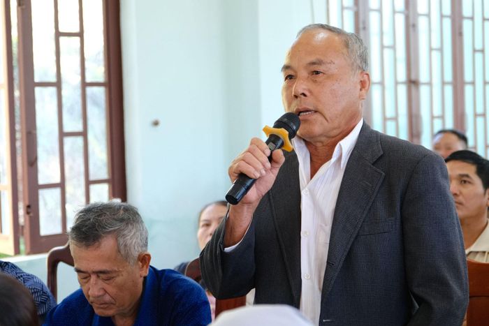Cử tri xã Phúc Thọ Lâm Hà tham gia phát biểu các ý kiến liên quan đến các vấn đề trên địa bàn