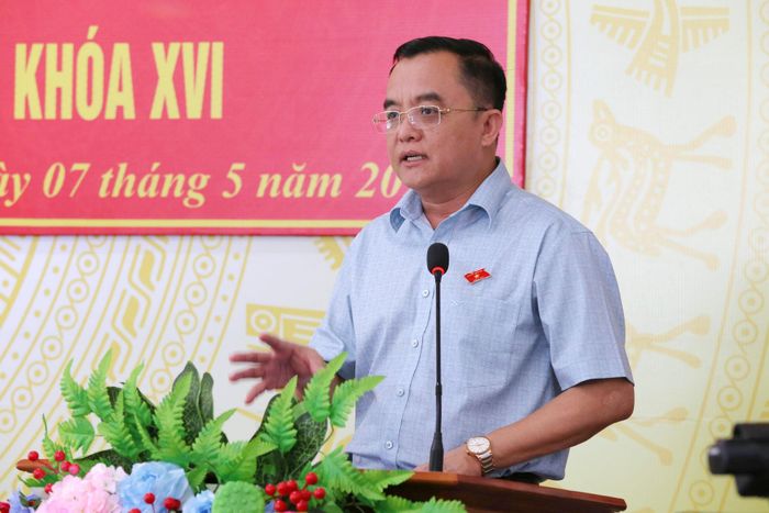 Đại biểu Huỳnh Ngọc Liêm trả lời các kiến nghị của cử tri xã Sơn Mỹ
