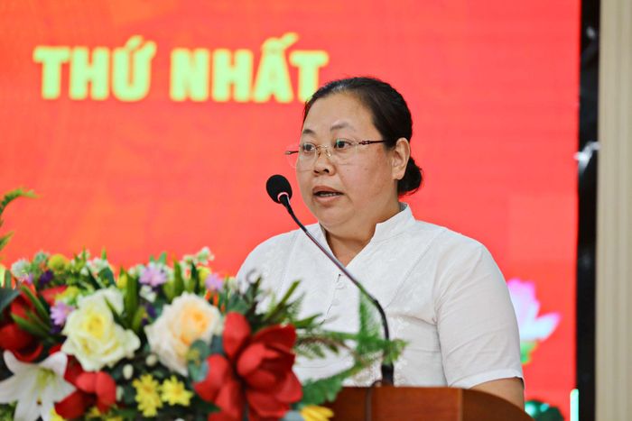 Lãnh đạo Sở Y tế trả lời, giải đáp chính sách bảo hiểm y tế tại buổi tiếp xúc cử tri