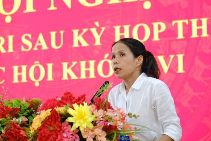 Đại diện lãnh đạo Sở Nội vụ phát biểu, giải trình các ý kiến cử tri