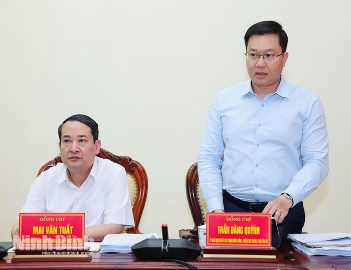 Đồng chí Trần Đăng Quỳnh, Ủy viên dự khuyết Trung ương Đảng, Phó Bí thư Thường trực Tỉnh ủy phát biểu tại hội nghị.