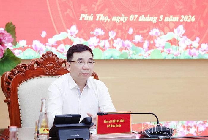 Đồng chí Phó Bí thư Tỉnh ủy Bùi Huy Vĩnh chủ trì tại điểm cầu Công an tỉnh Phú Thọ.