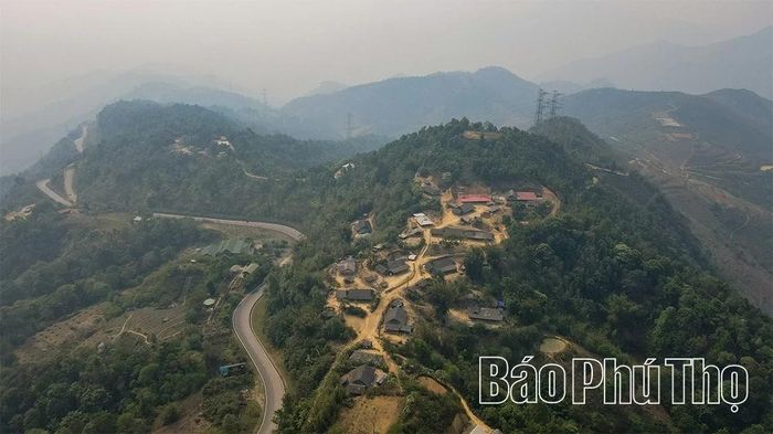 Chia tay Sơn La, đi qua cung đường của đèo Pha Đin - nơi từng là “tọa độ lửa” trong Chiến dịch Điện Biên Phủ năm xưa...