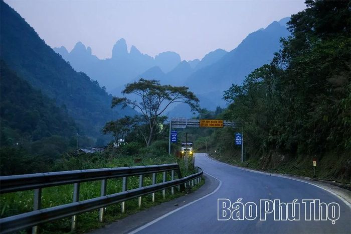 Rời Điện Biên, tiếp tục vượt qua đèo Ô Quy Hồ - một trong “tứ đại đỉnh đèo” của Việt Nam, du khách sẽ đến với Lai Châu.