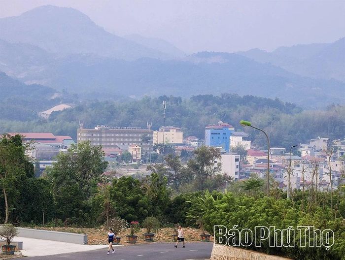 Từ vùng đất chiến tranh khốc liệt năm nào, Điện Biên giờ trở thành điểm sáng phát triển nơi cực Tây Tổ quốc.