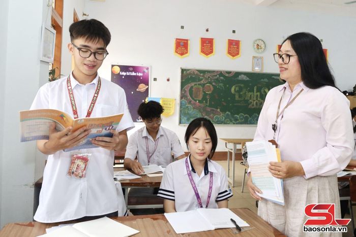 Tiết học Lịch sử của cô và trò Trường THPT Chuyên Sơn La.