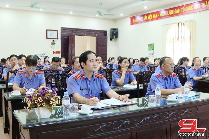 Các đại biểu tham dự hội nghị.