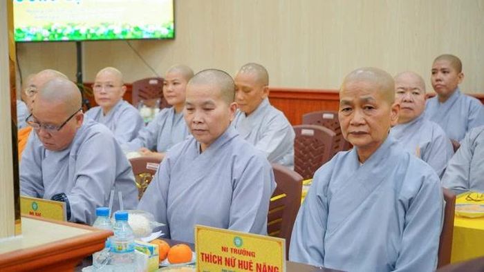 Chư Ni tham dự