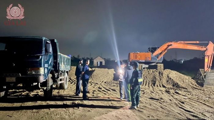 Vào tháng 12/2025, Công an tỉnh Gia Lai đấu tranh triệt xóa đường dây khai thác cát trái phép trên sông Kôn. Nguồn: Công an tỉnh Gia Lai.
