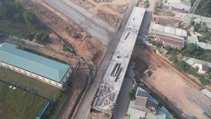 Lãnh đạo TP. Đồng Nai yêu cầu tăng tốc giải ngân, giải phóng mặt bằng và tổ chức thi công “3 ca, 4 kíp” để bảo đảm tiến độ các dự án. Ảnh: Văn Dũng