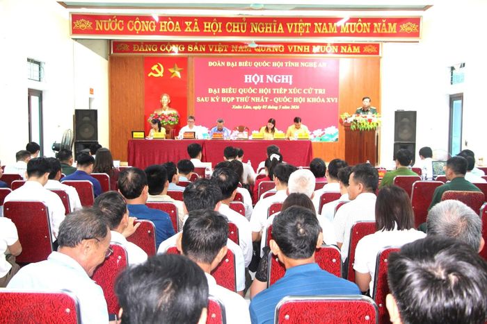 Toàn cảnh tiếp xúc cử tri xã Xuân Lâm