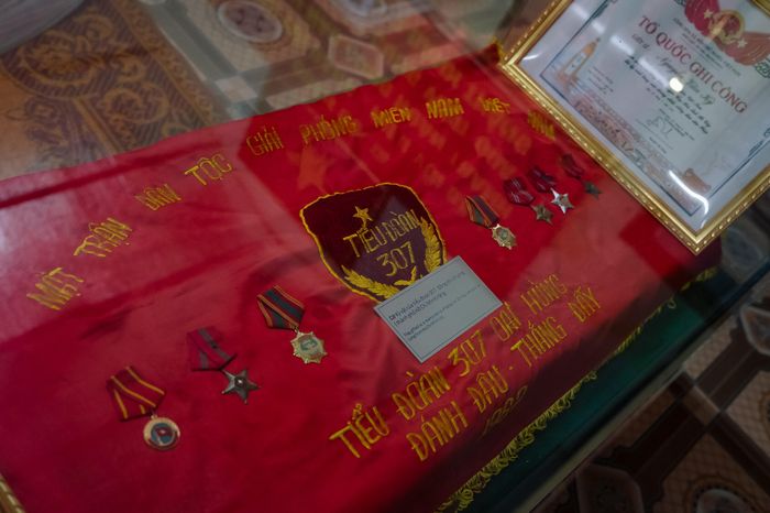 Khắc ghi tấm lòng kiên trung của những chiến sĩ đã hy sinh thân mình vì Tổ quốc hôm nay.